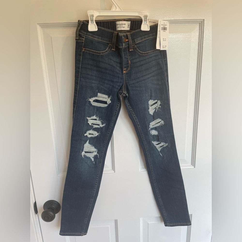 Abercrombie kids NWT jeggings distressed size 9/10
